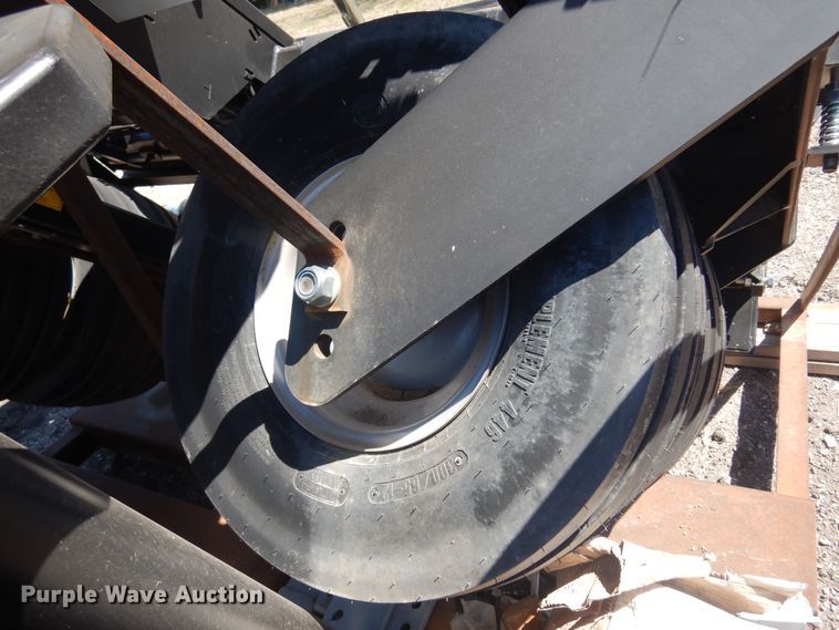 image for item LT9663 Parkland 453  hay bale accumulator