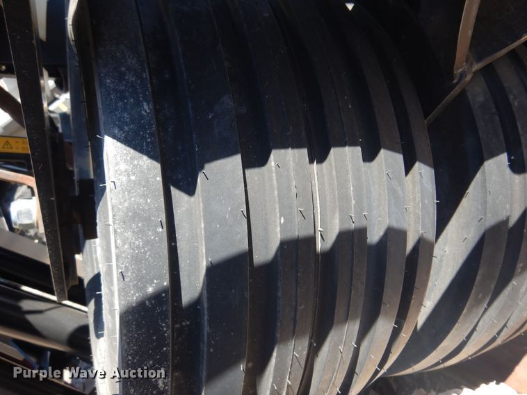 image for item LT9663 Parkland 453  hay bale accumulator