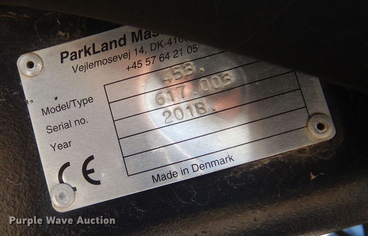 image for item LT9663 Parkland 453  hay bale accumulator