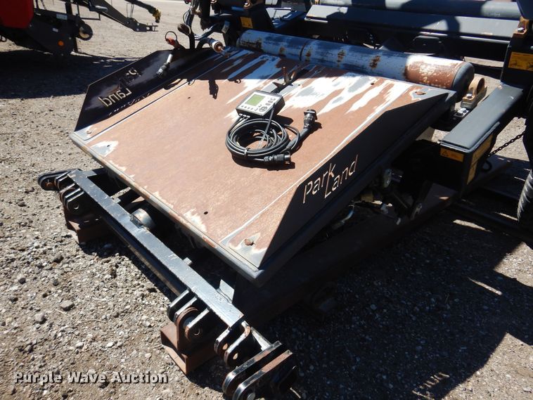 image for item LT9664 2016 Park Land 455  bale accumulator