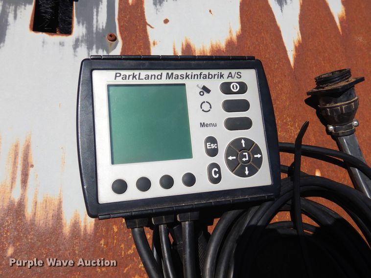 image for item LT9664 2016 Park Land 455  bale accumulator