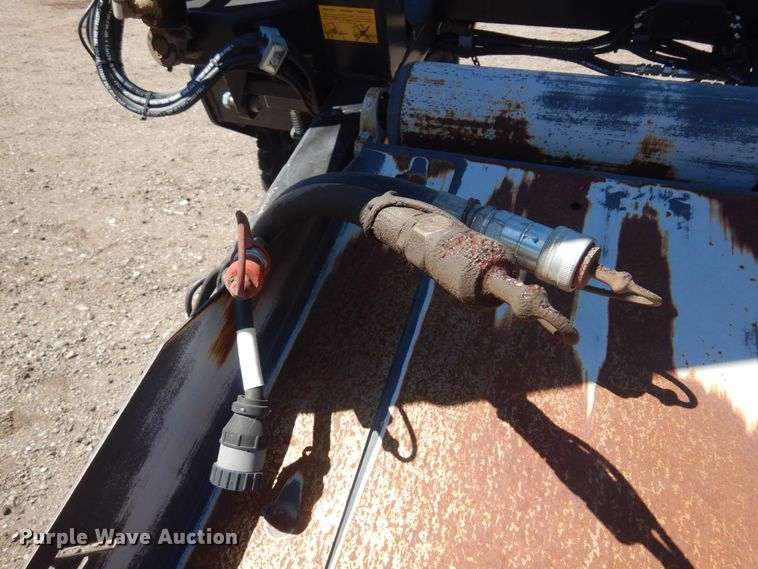 image for item LT9664 2016 Park Land 455  bale accumulator