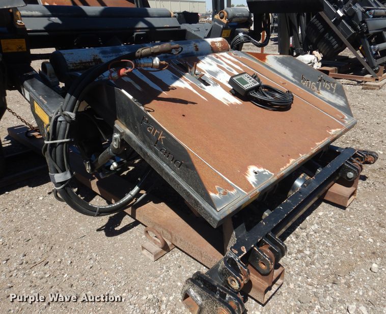 image for item LT9664 2016 Park Land 455  bale accumulator