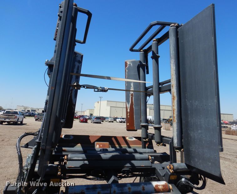 image for item LT9664 2016 Park Land 455  bale accumulator