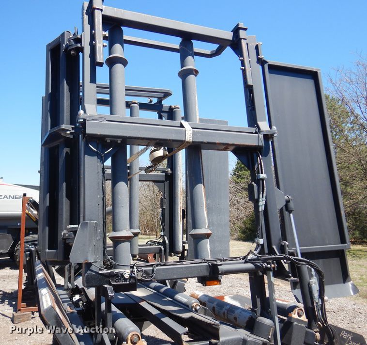 image for item LT9664 2016 Park Land 455  bale accumulator