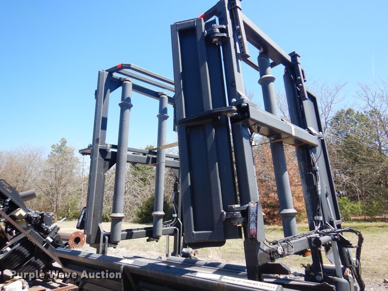 image for item LT9664 2016 Park Land 455  bale accumulator