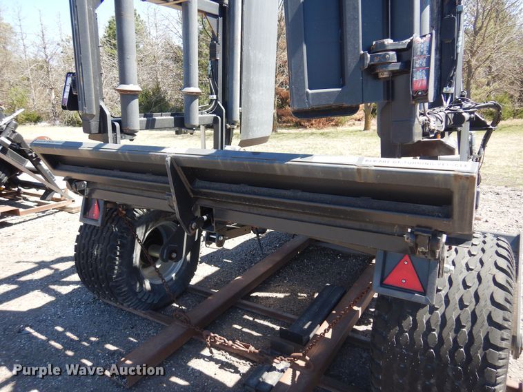 image for item LT9664 2016 Park Land 455  bale accumulator