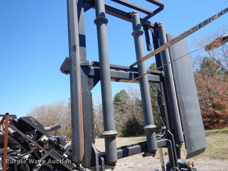 image for item LT9664 2016 Park Land 455  bale accumulator