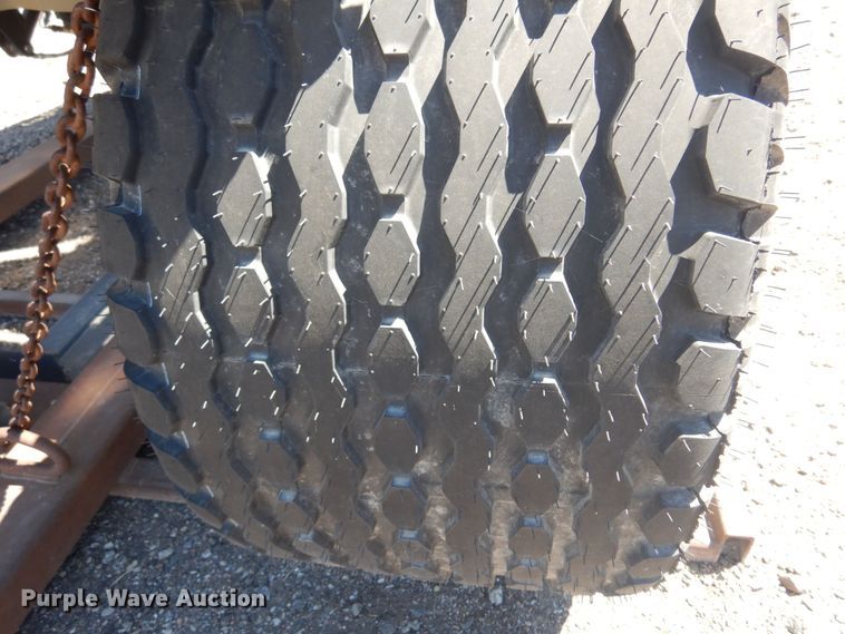 image for item LT9664 2016 Park Land 455  bale accumulator