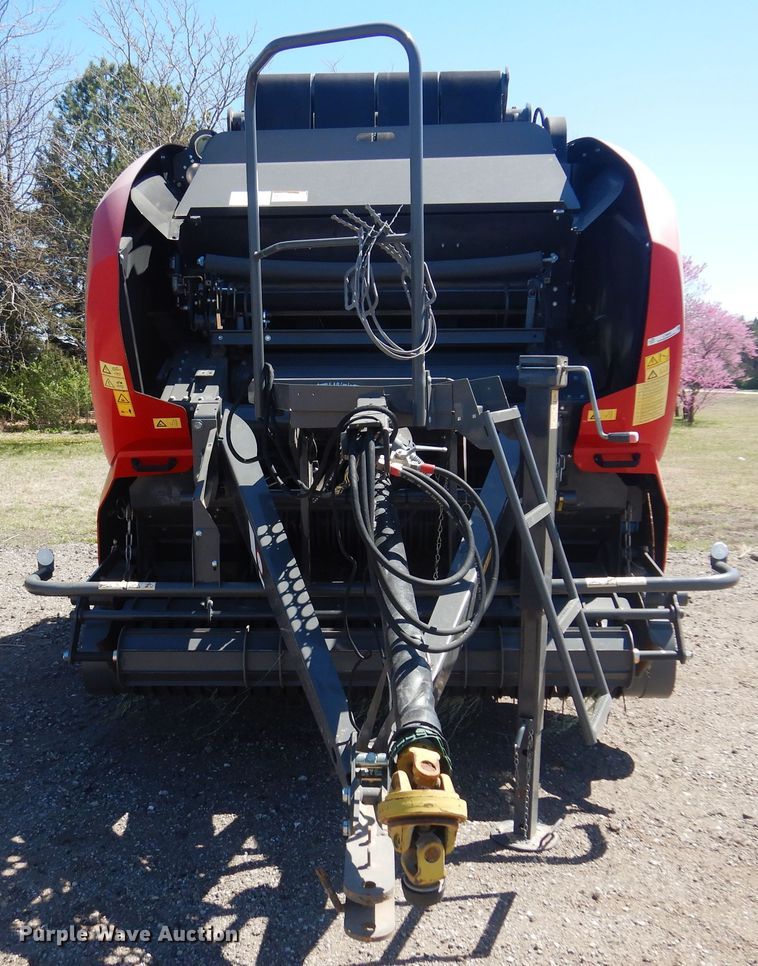 image for item LT9665 Massey  Ferguson 4160V  round baler