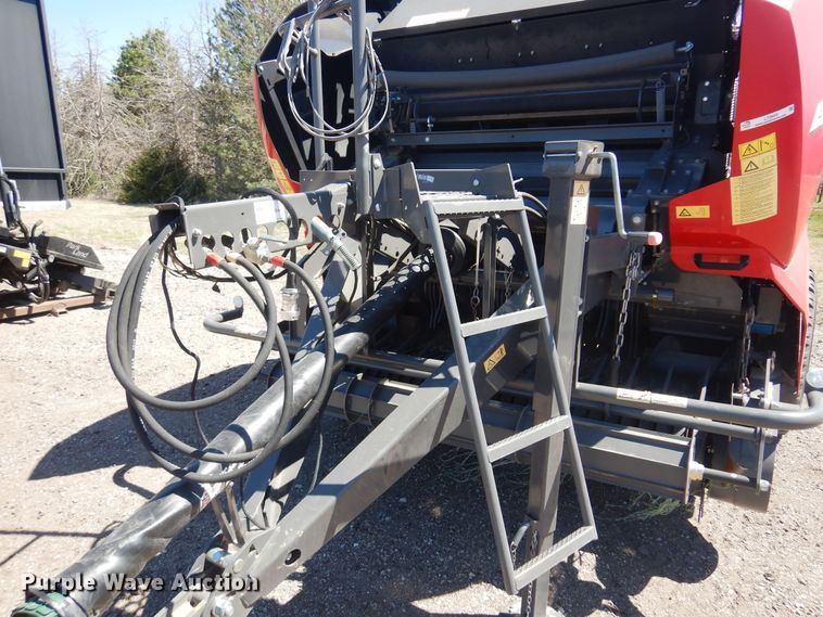 image for item LT9665 Massey  Ferguson 4160V  round baler