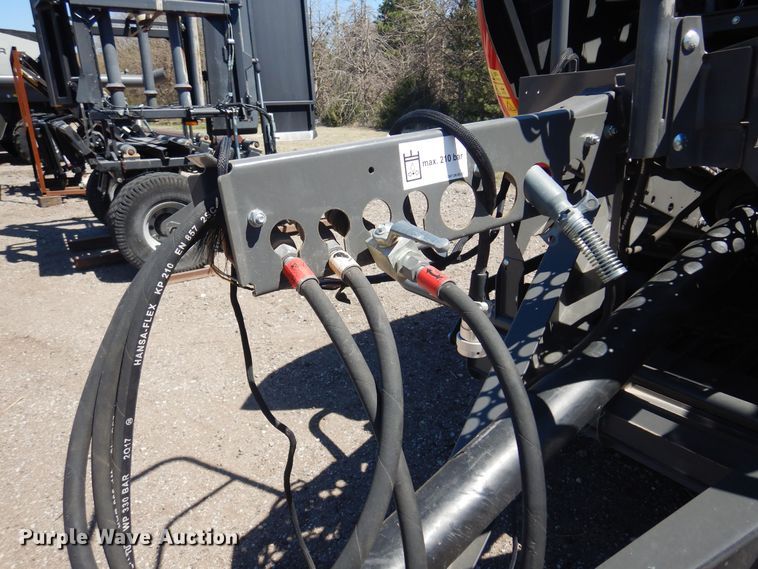 image for item LT9665 Massey  Ferguson 4160V  round baler