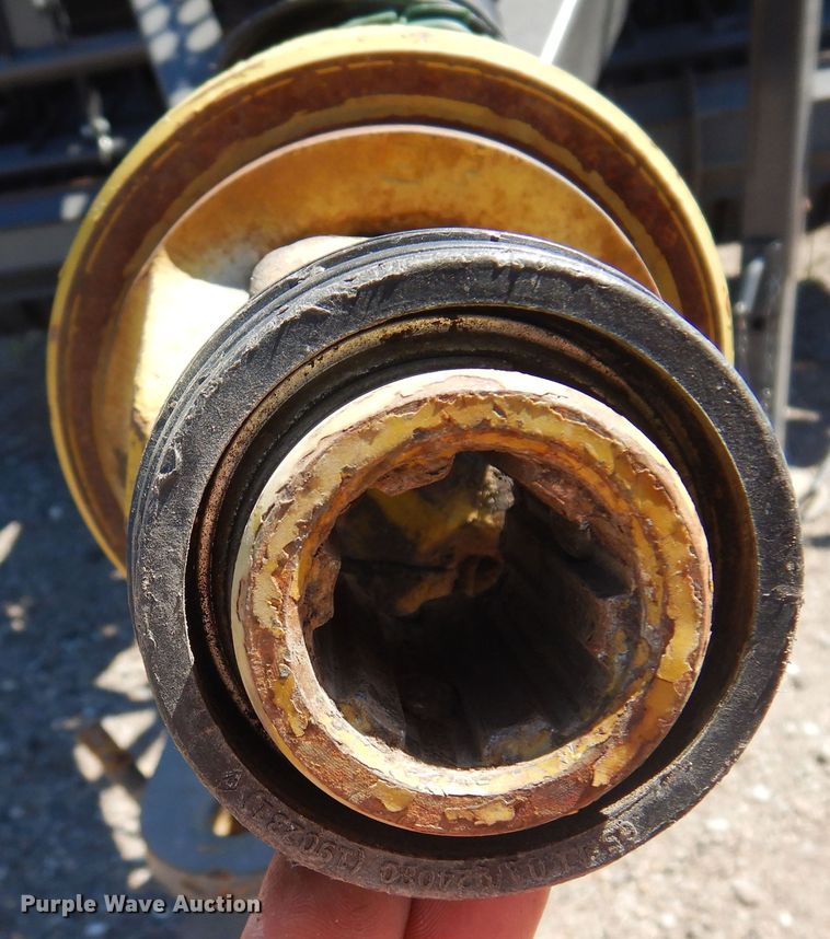 image for item LT9665 Massey  Ferguson 4160V  round baler