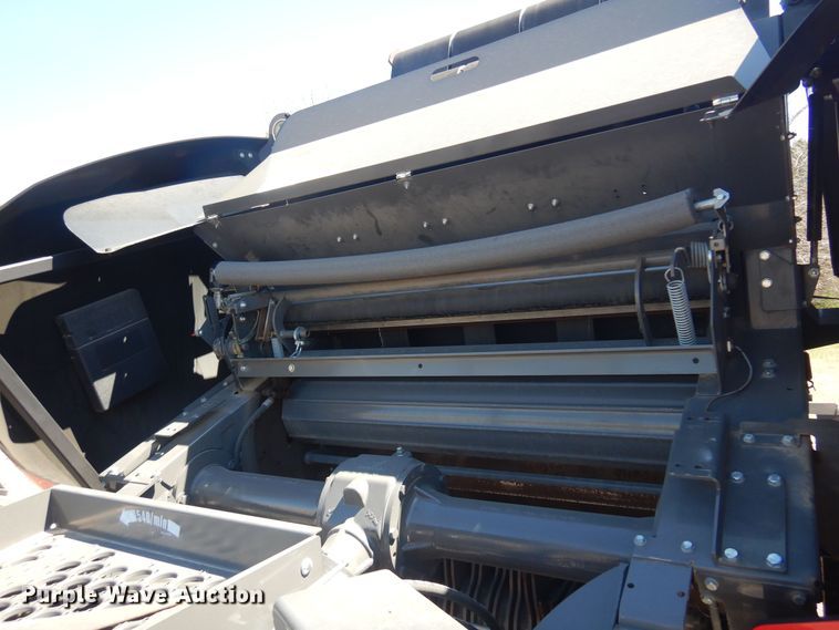 image for item LT9665 Massey  Ferguson 4160V  round baler