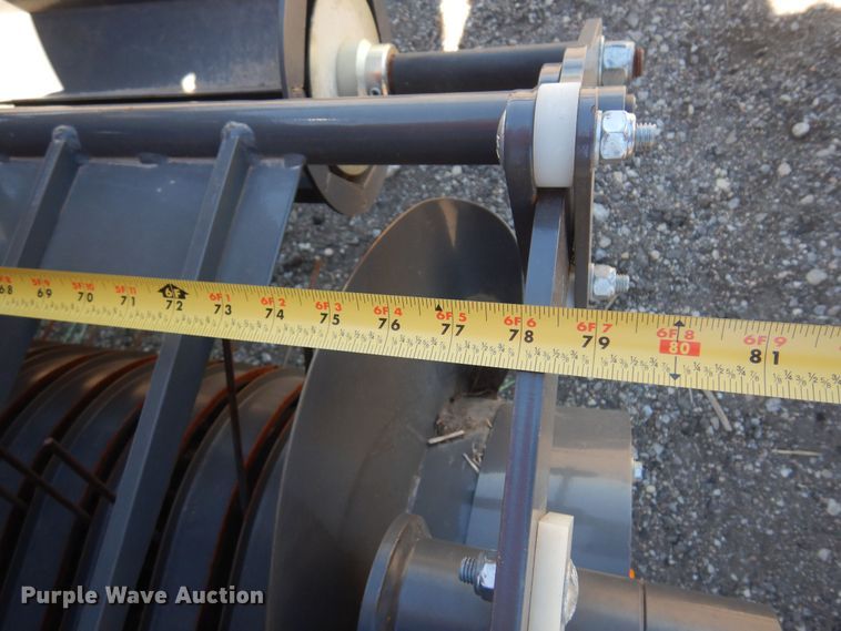 image for item LT9665 Massey  Ferguson 4160V  round baler