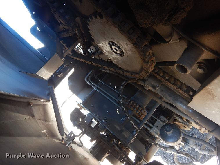 image for item LT9665 Massey  Ferguson 4160V  round baler