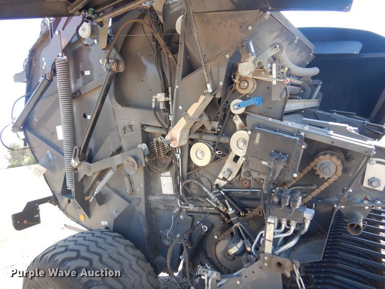 image for item LT9665 Massey  Ferguson 4160V  round baler