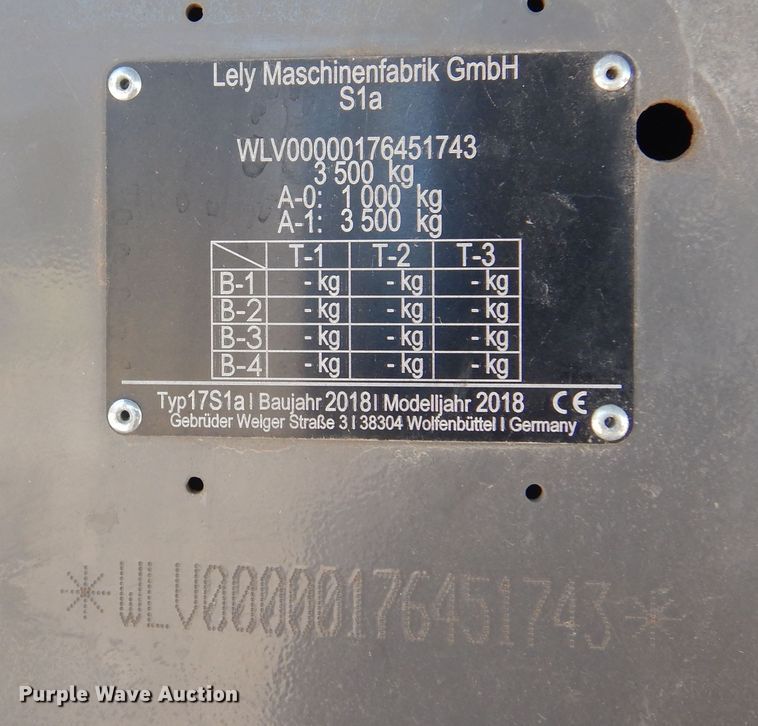 image for item LT9665 Massey  Ferguson 4160V  round baler