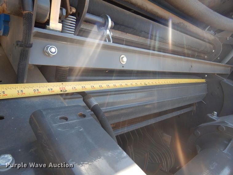 image for item LT9665 Massey  Ferguson 4160V  round baler