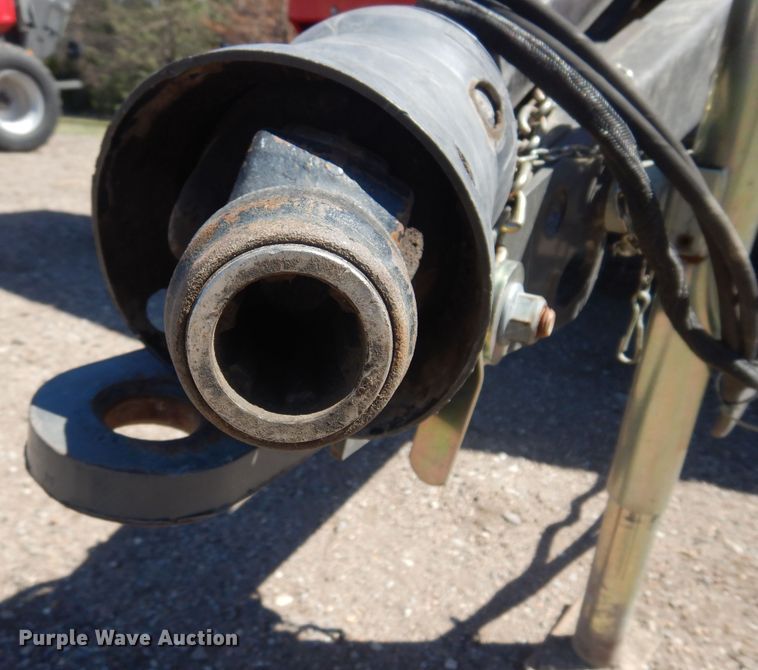 image for item LT9666 Massey  Ferguson 2956A  round Baler