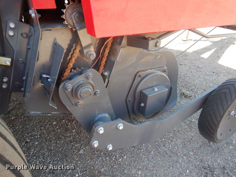 image for item LT9666 Massey  Ferguson 2956A  round Baler