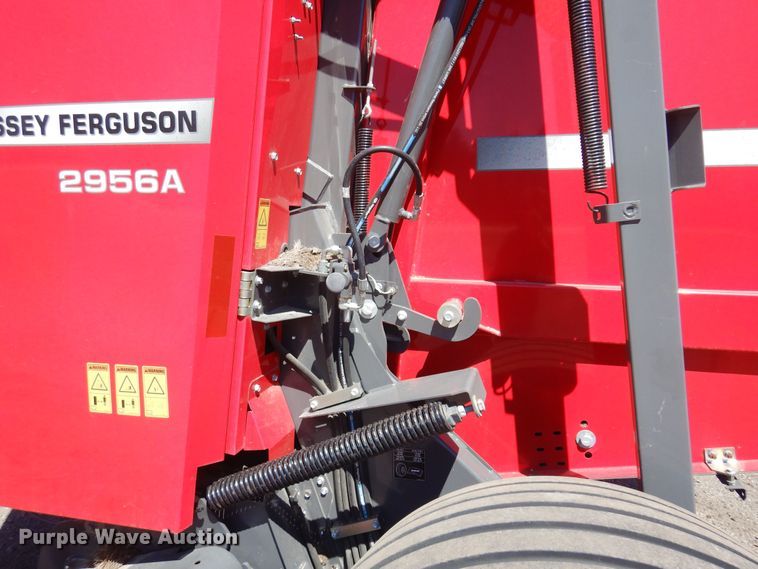 image for item LT9666 Massey  Ferguson 2956A  round Baler