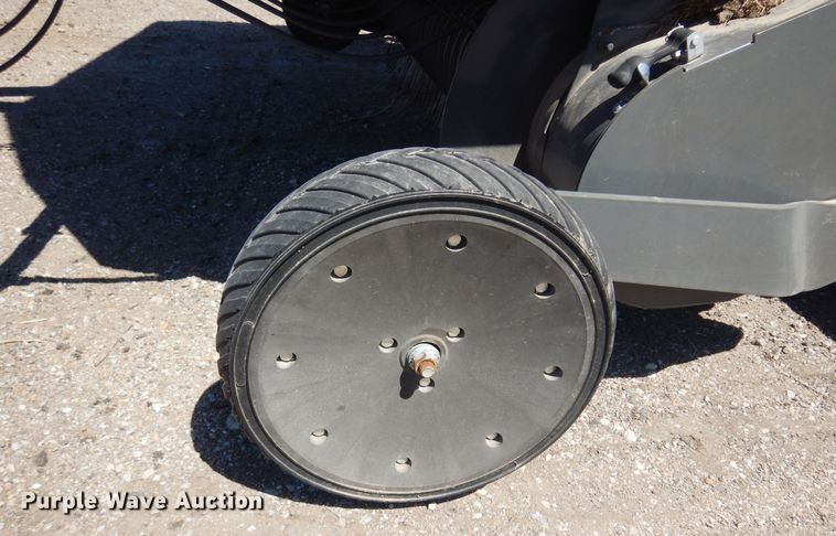 image for item LT9666 Massey  Ferguson 2956A  round Baler
