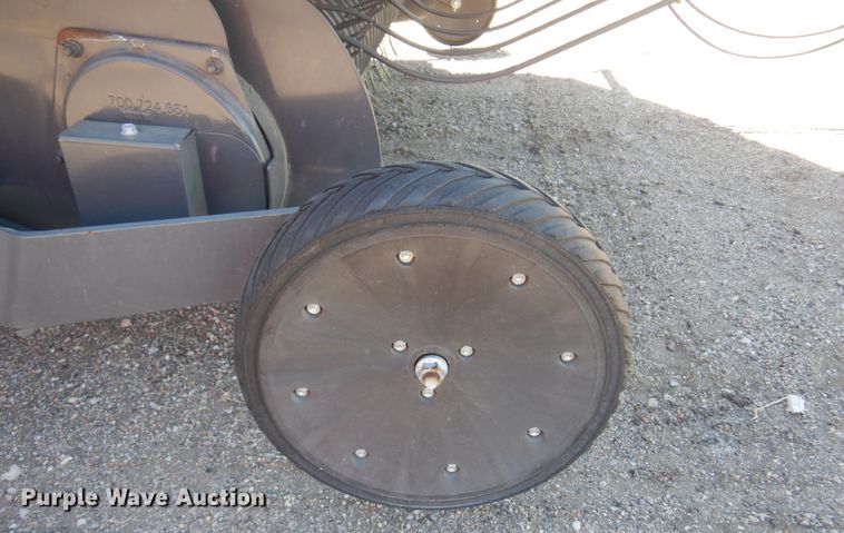 image for item LT9666 Massey  Ferguson 2956A  round Baler