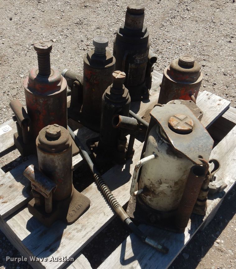 image for item LT9671 (7) jacks