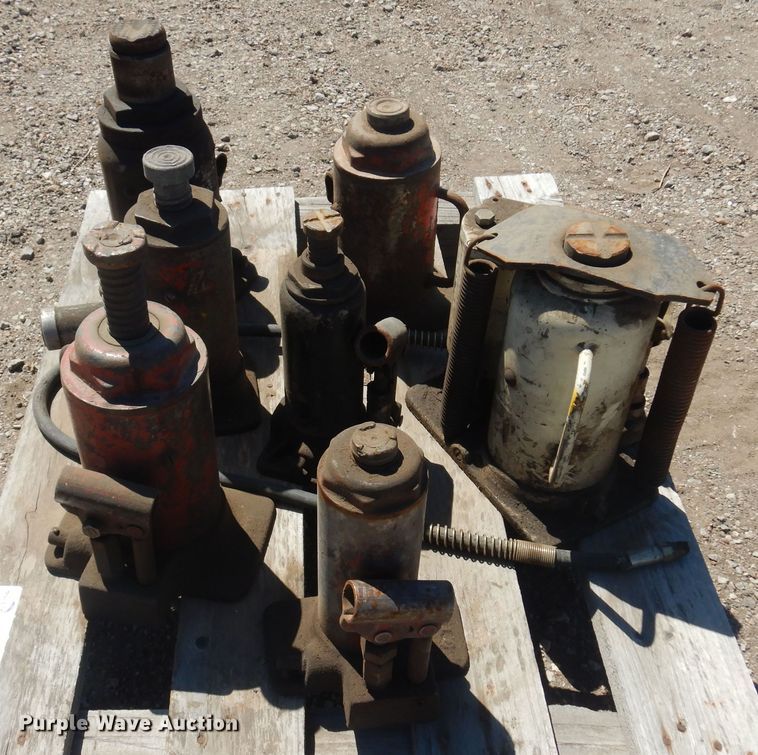 image for item LT9671 (7) jacks