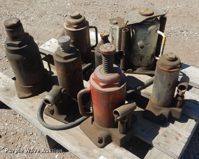 image for item LT9671 (7) jacks