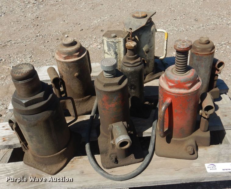 image for item LT9671 (7) jacks