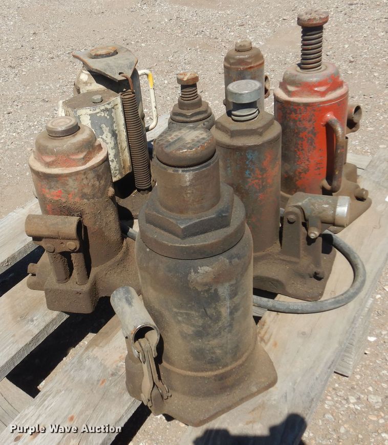 image for item LT9671 (7) jacks