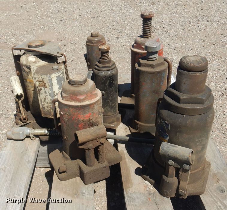 image for item LT9671 (7) jacks