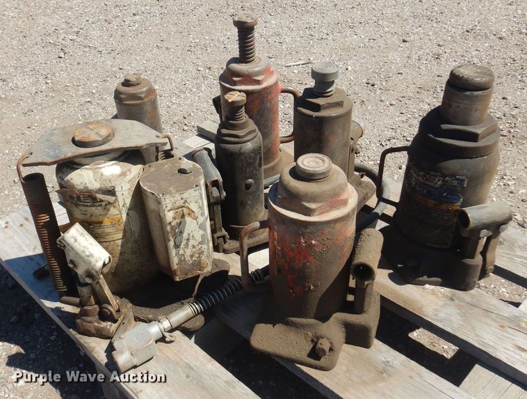 image for item LT9671 (7) jacks