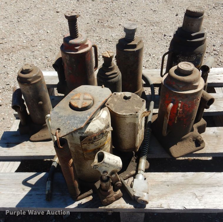 image for item LT9671 (7) jacks