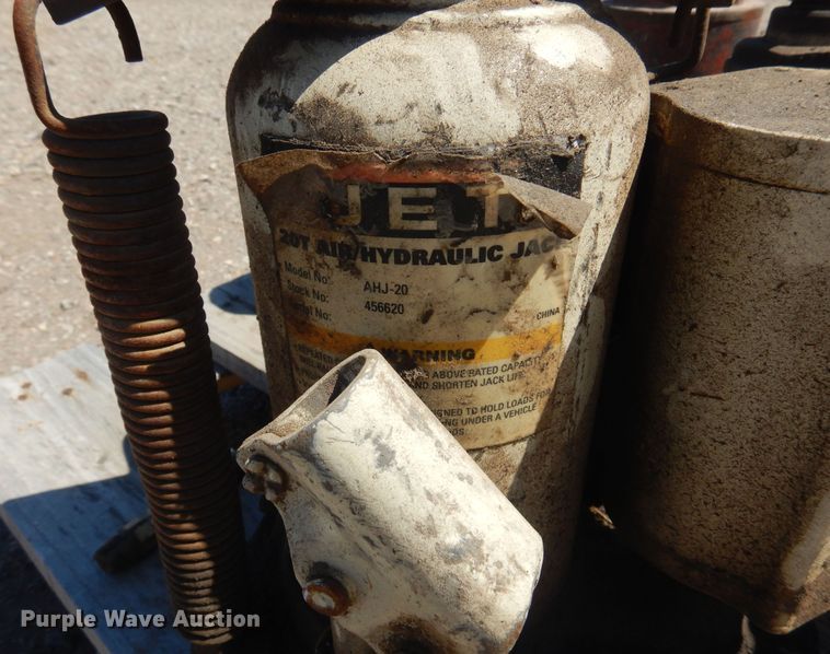 image for item LT9671 (7) jacks