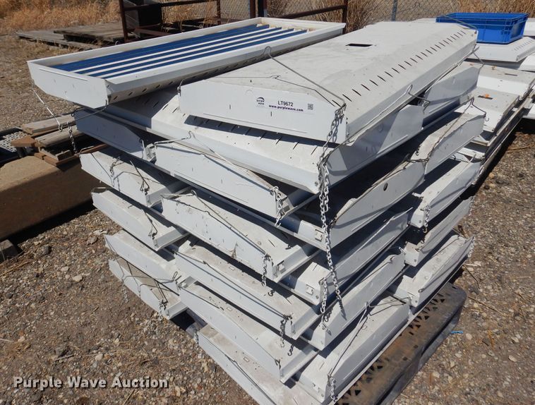 image for item LT9672 Approximately 150 fluorescent light fixtures