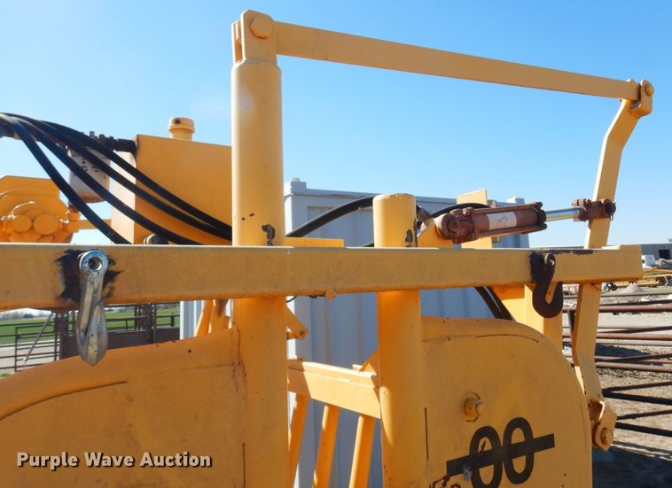 image for item LT9683 Trojan  livestock squeeze chute