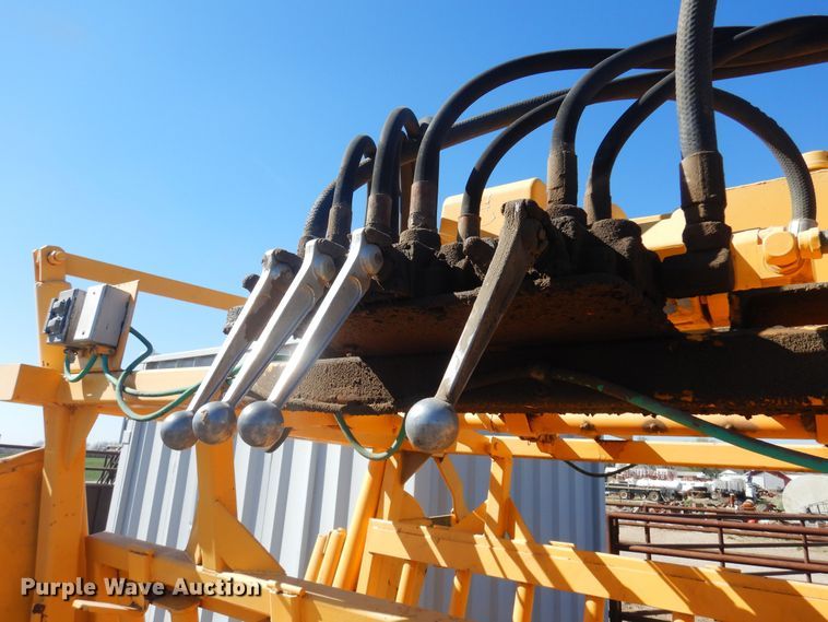 image for item LT9683 Trojan  livestock squeeze chute