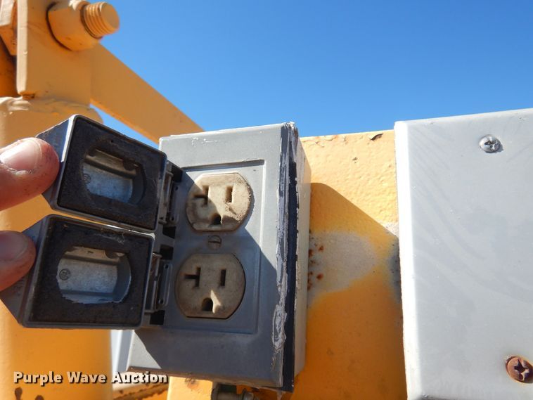 image for item LT9683 Trojan  livestock squeeze chute