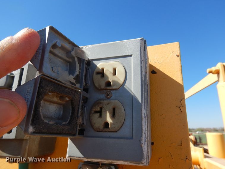 image for item LT9683 Trojan  livestock squeeze chute