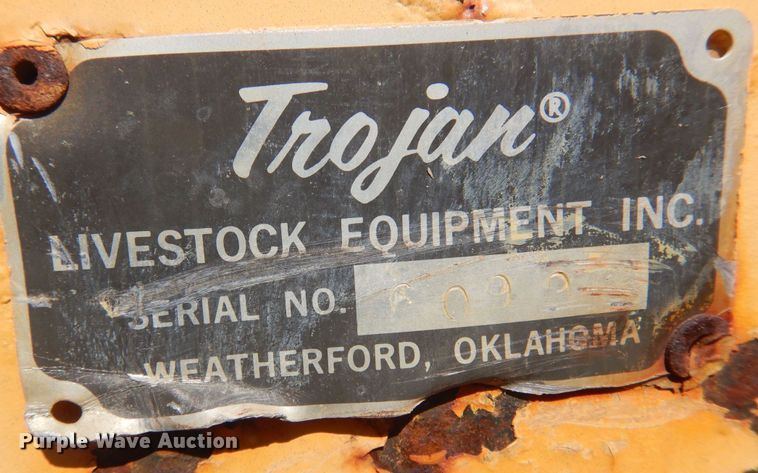 image for item LT9683 Trojan  livestock squeeze chute
