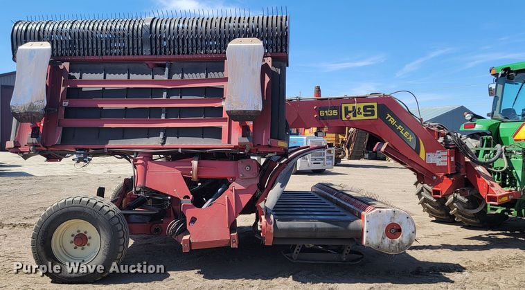 image for item LV9510 H&S Tri-Flex TF6135  hay merger