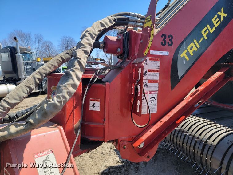 image for item LV9510 H&S Tri-Flex TF6135  hay merger