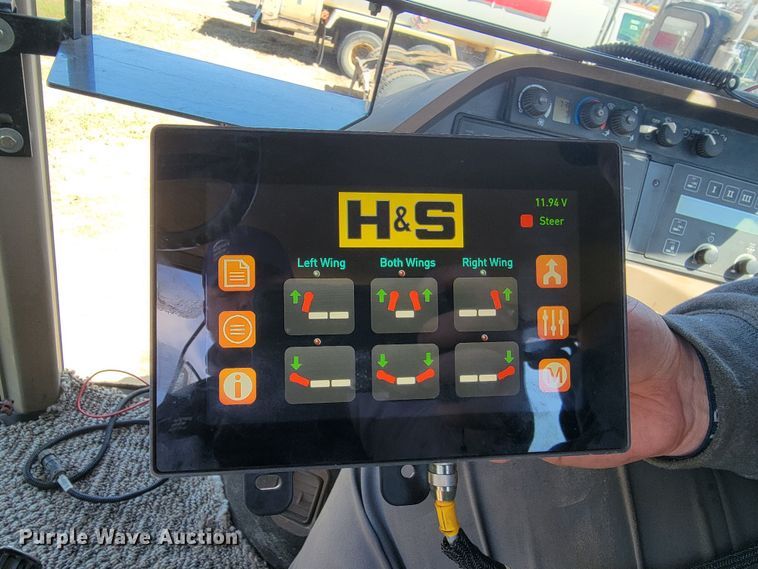 image for item LV9510 H&S Tri-Flex TF6135  hay merger