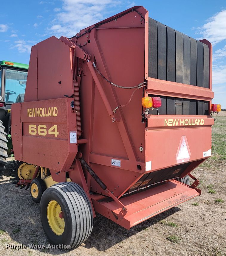 image for item LV9525 1997 New Holland 664  round baler