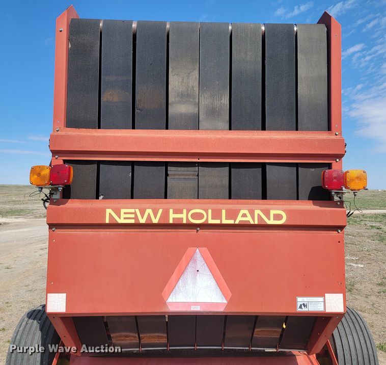 image for item LV9525 1997 New Holland 664  round baler