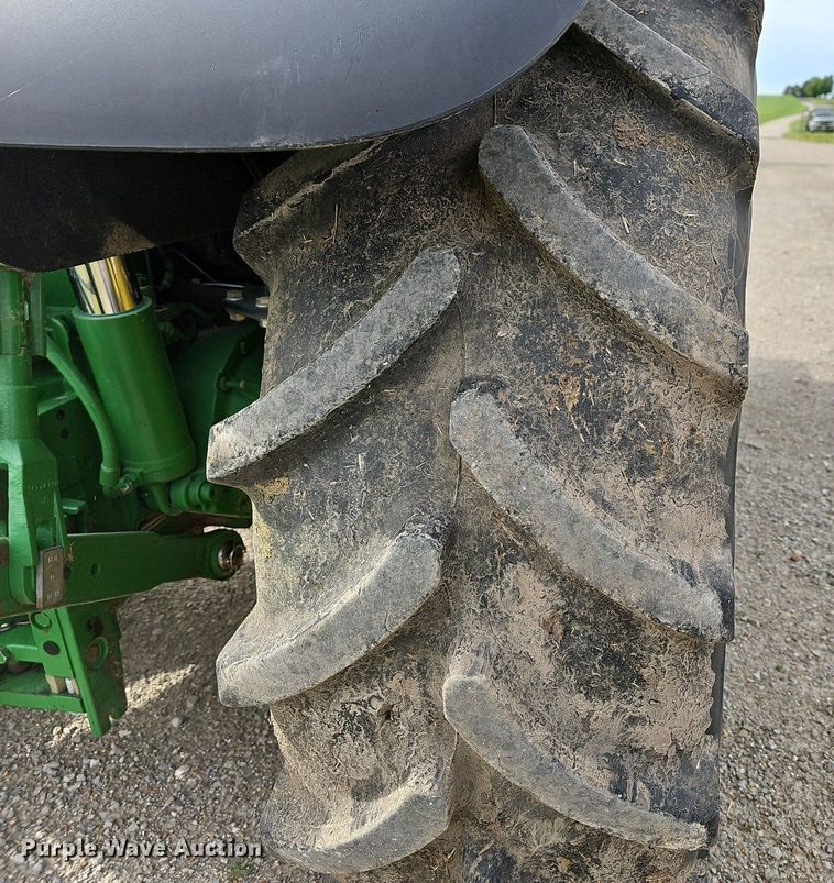 image for item MB9997 2014 John Deere 6115M  MFWD tractor