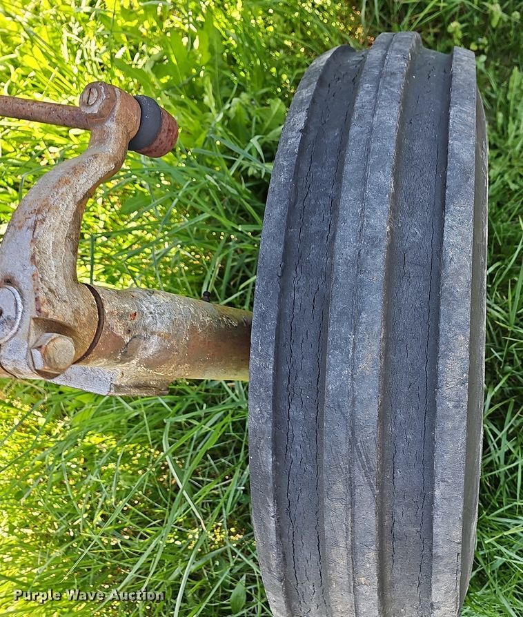 image for item MB9999 Massey Ferguson 90  tractor